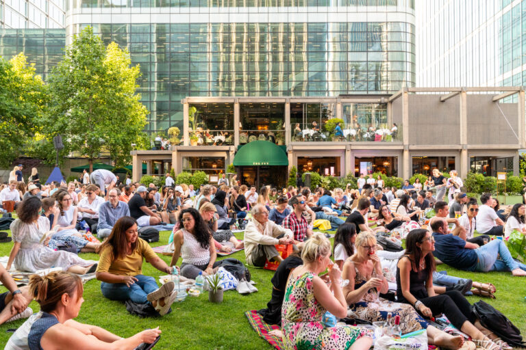 Ten Beautiful Summer Spots In Canary Wharf - canada square park