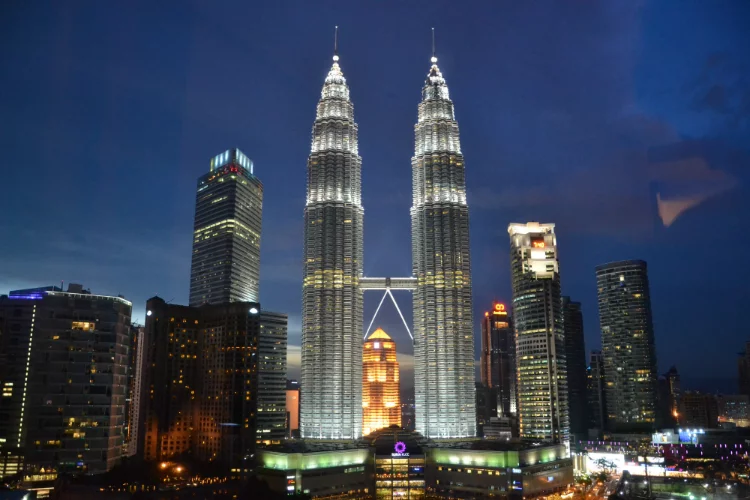 Petronus Twin Towers - visit Kuala Lumpur