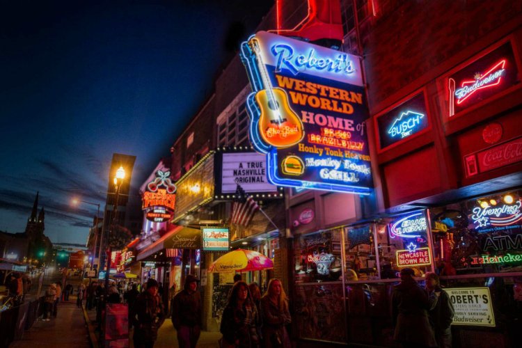 Roberts Western World - best bars in Nashville