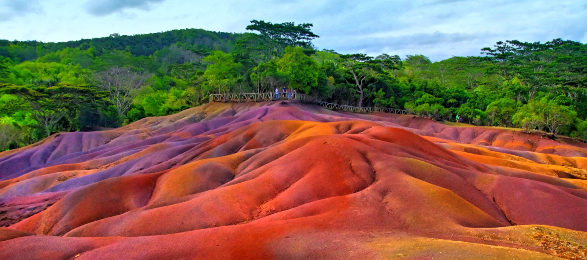 coloured sands tour