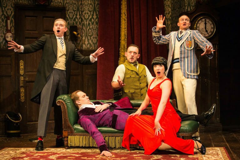 Play That Goes Wrong best theatre London now