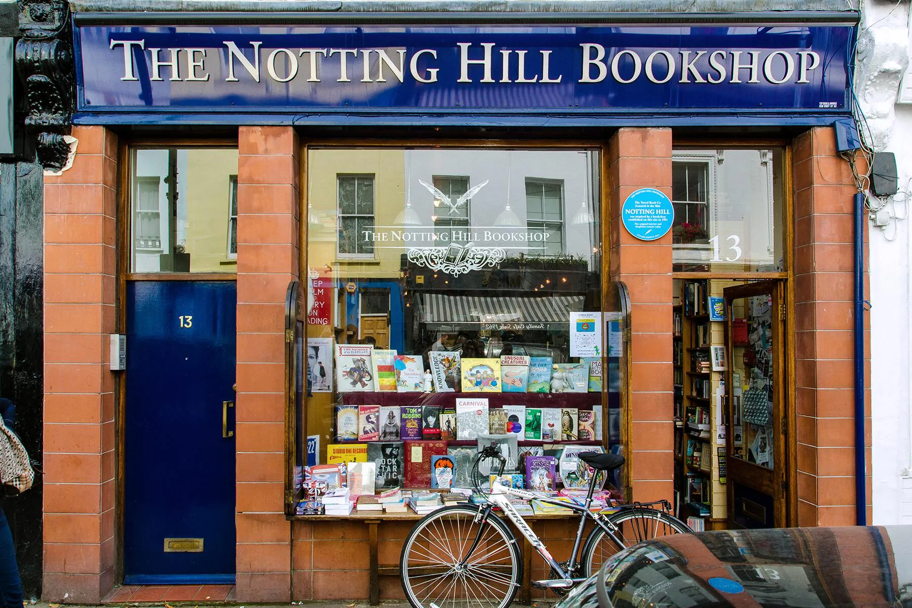 Notting Hill bookshop delivery