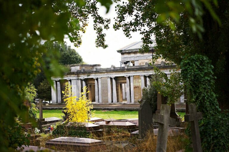 kensal green cemetery