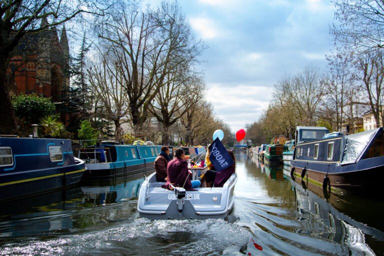 Best Places To Go Boating in London: Go Boats 