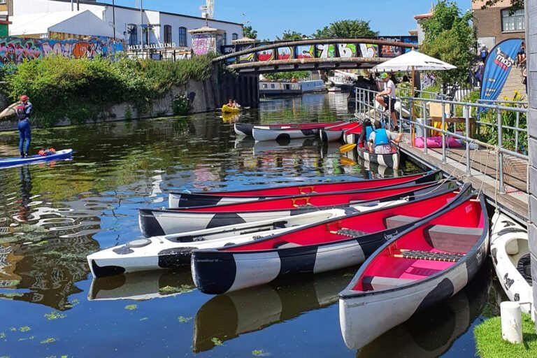 Best Places To Go Boating in London: Moo Canoes