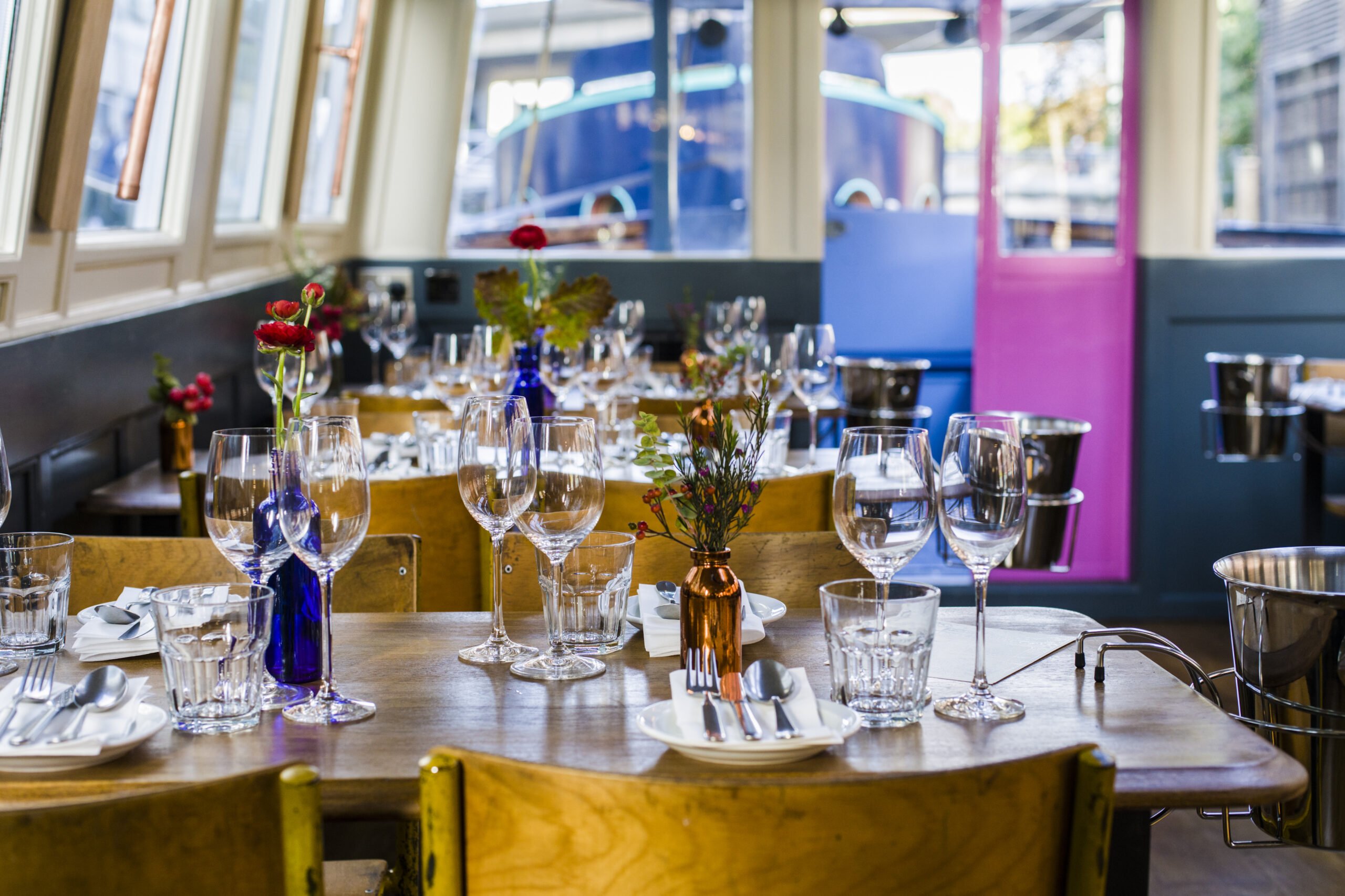 London Shell Co. | A Cruising, Candlelit Seafood Restaurant On A Boat