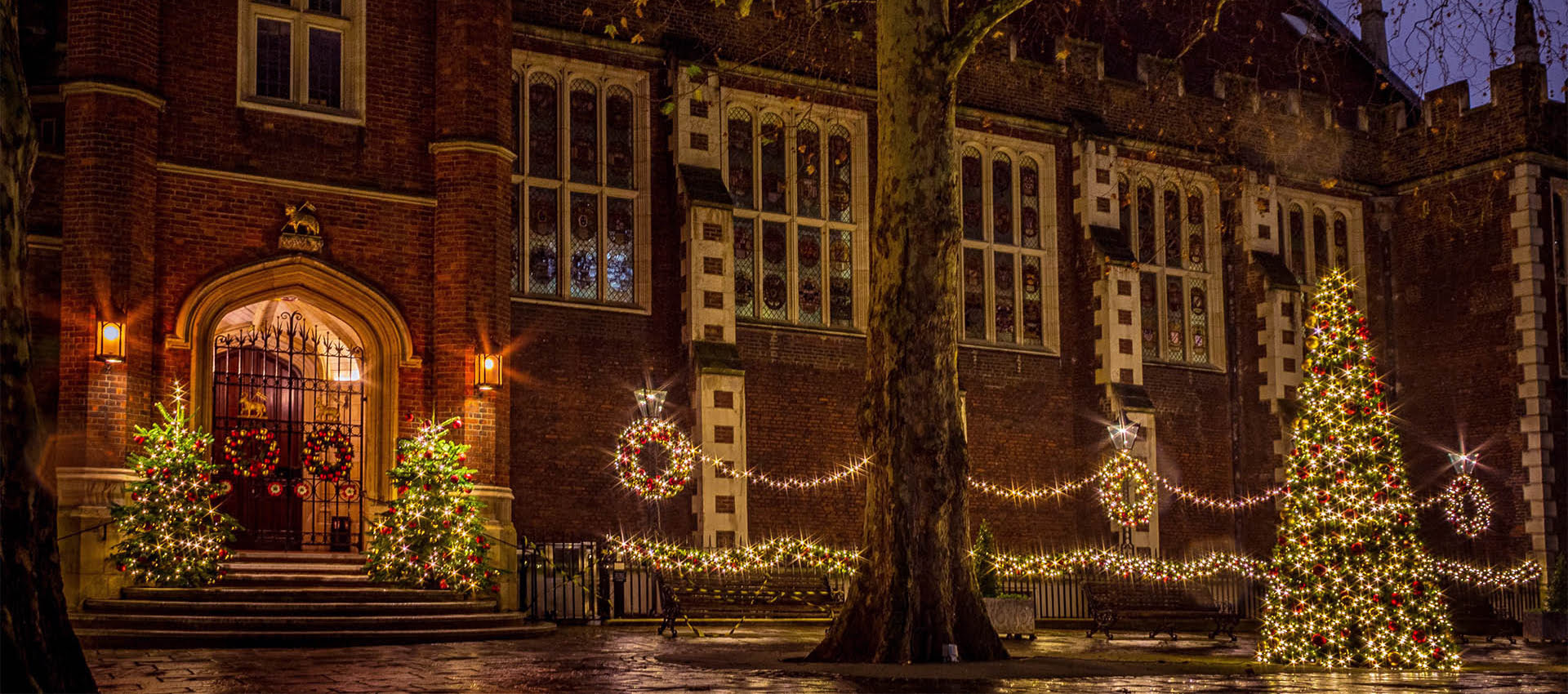 A Christmas Carol by Antic Disposition