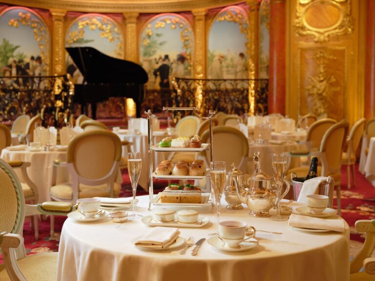 London Attractions: The Ritz