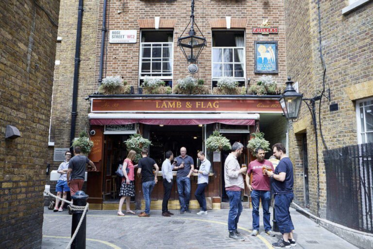 Oldest Pubs in London: The Lamb and Flag