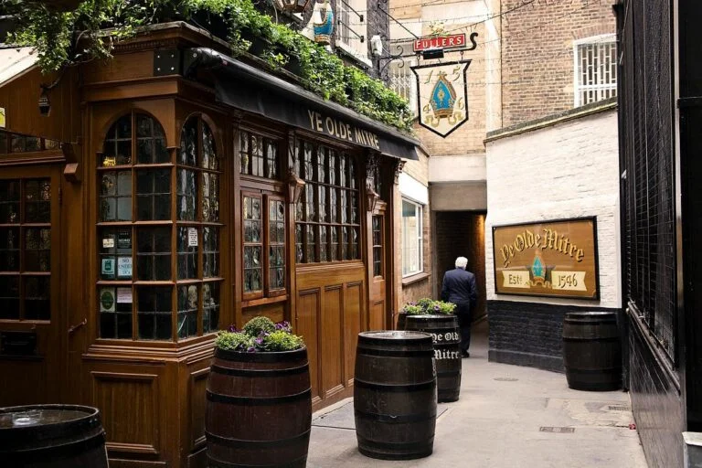 Oldest Pubs in London: Ye Olde Mitre