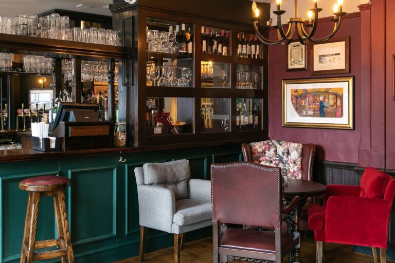 Best bars in wimbledon: rose and crown