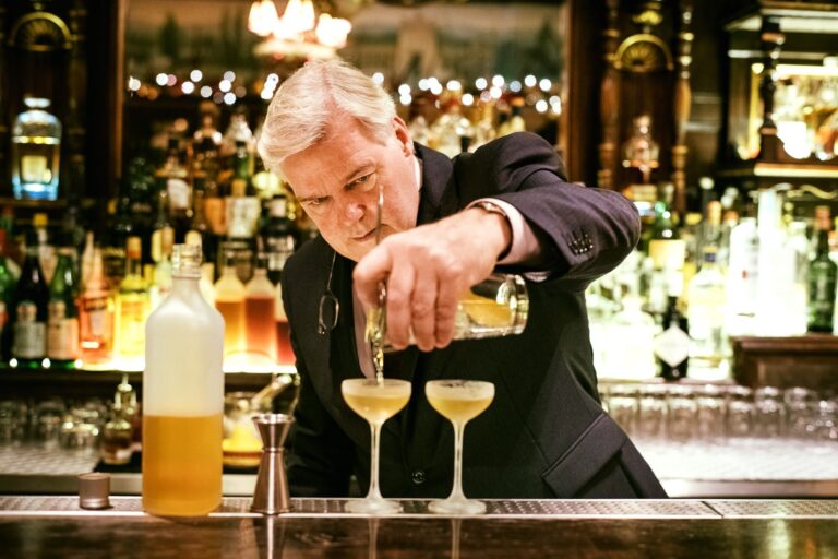 Best Cocktail-Making Classes in London: Rules