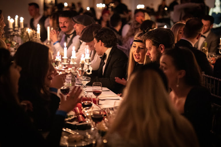 candlelight club Christmassy date idea