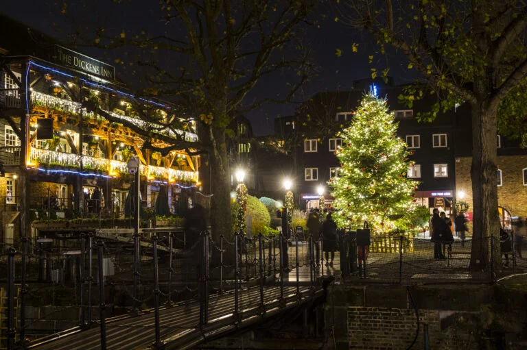 st katharine docks christmas lights