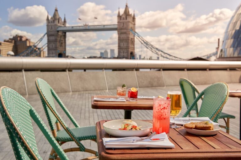 tavolino terrace with a view of tower bridge