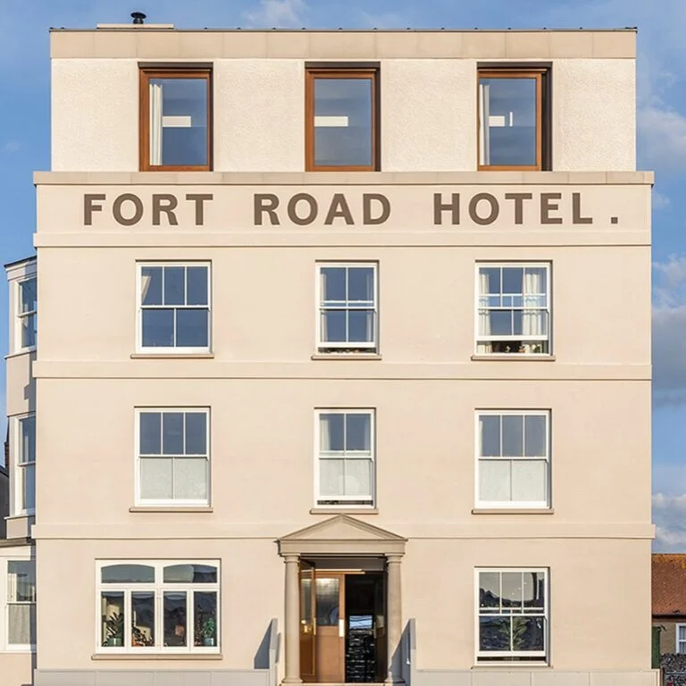 For Road Hotel