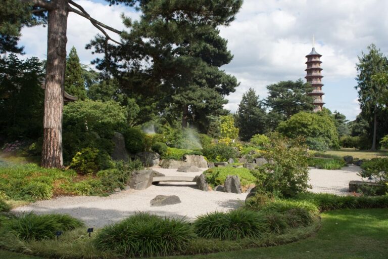 pagoda kew gardens